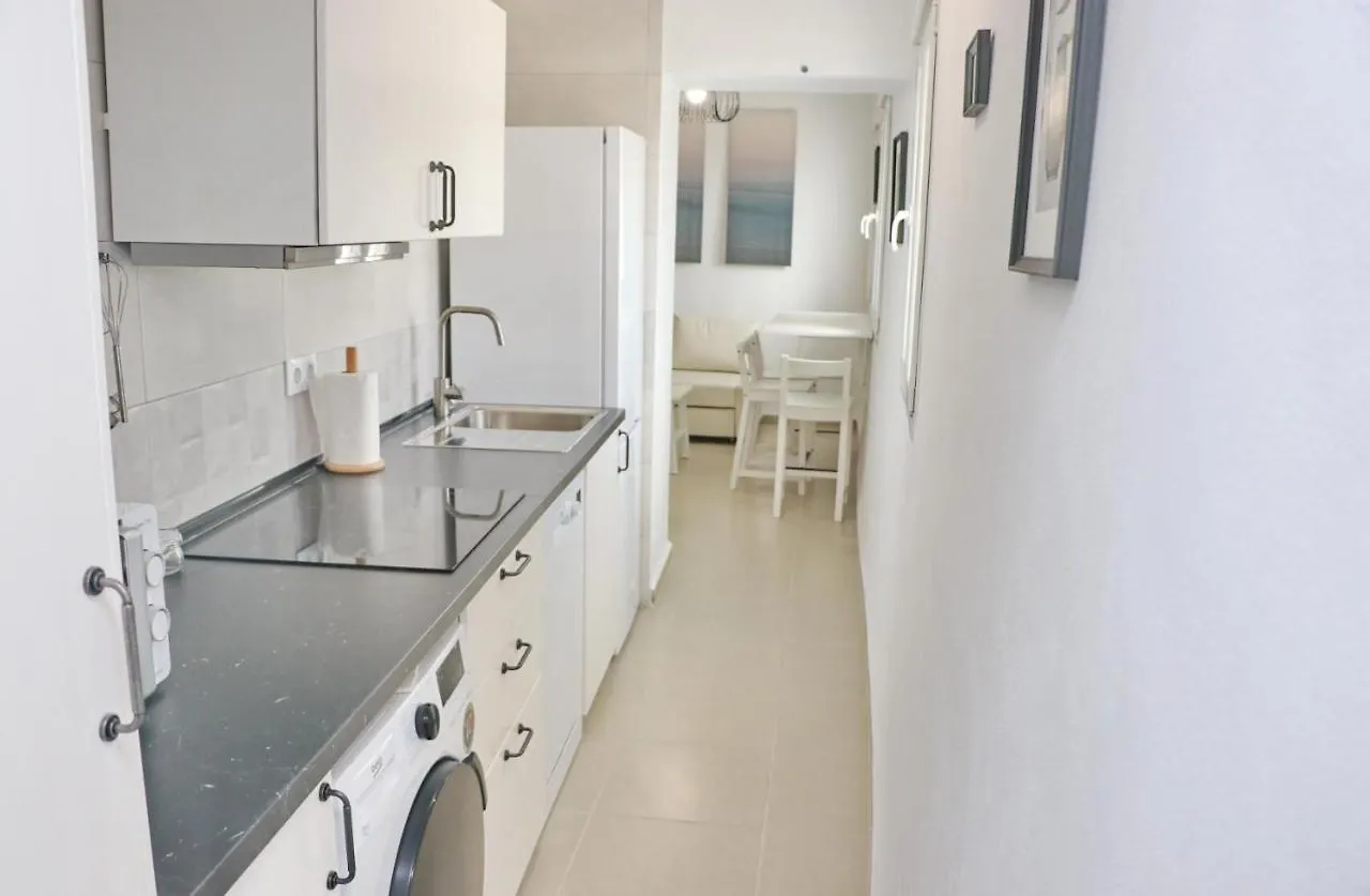 Estudio White Conil De La Frontera 0*,